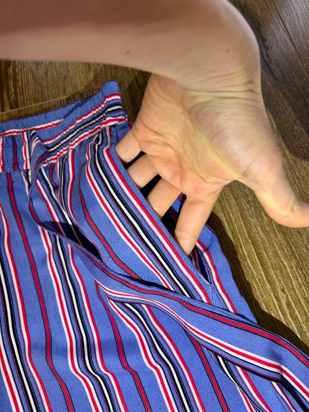 Bluenotes straight pants, size M white blue red stripes - Picture 6 of 9